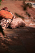 Coussin frange blush 2