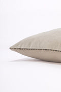 Coussin velours sable 1