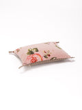 Coussin mini à fleurs velours rose poudre 1