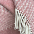 Plaid en laine rose et blanc 4